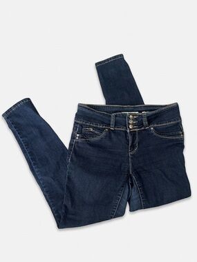 EUC Women’s Butt Lifting Mid Rise Dark Blue Denim YMI Jeans Size 7